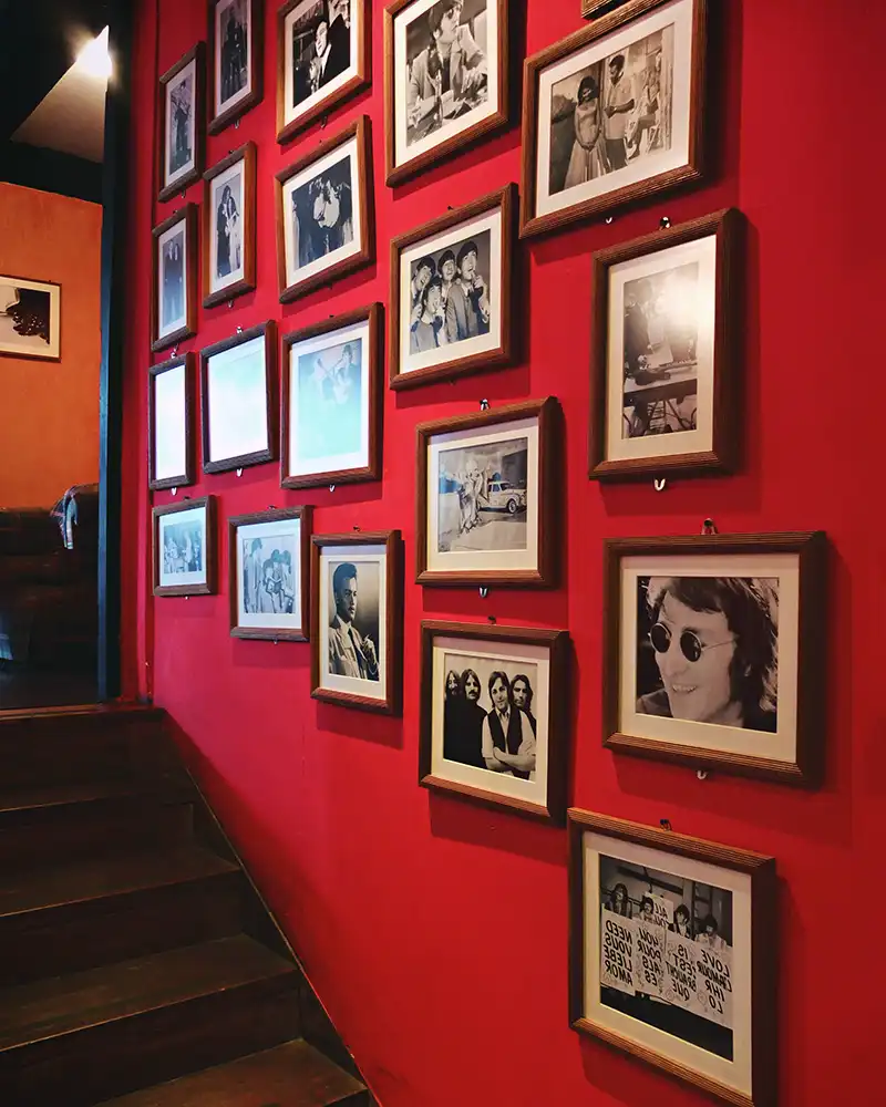 Gallery Wall danist-soh-4G6sBBJ3nKo-unsplash